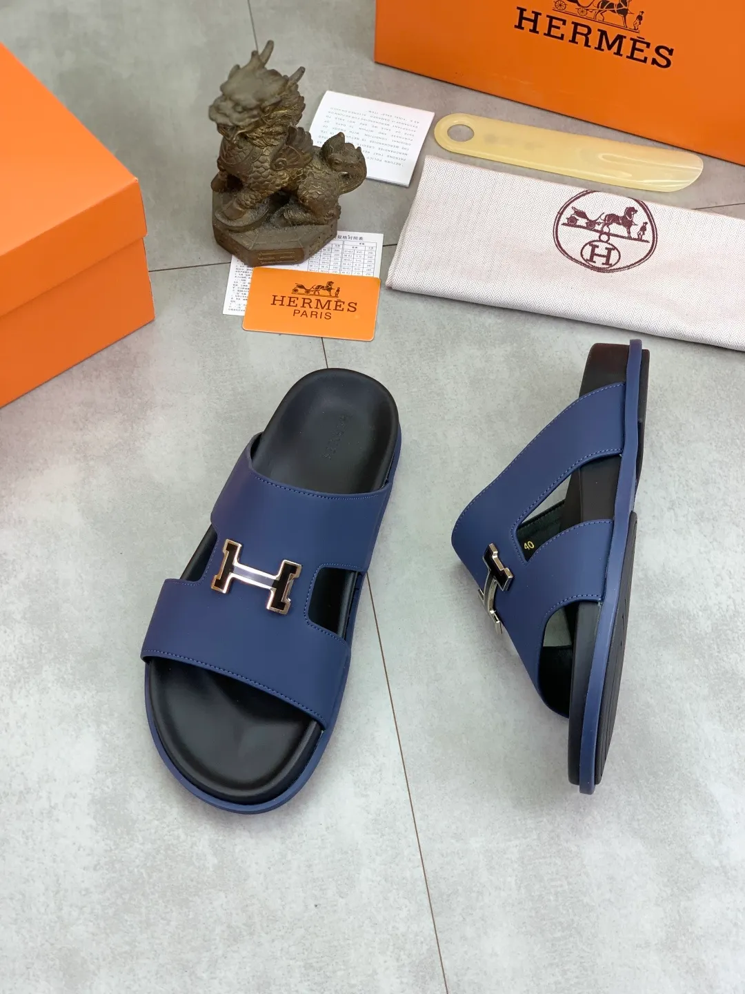 Men's shoes 💰P440 New [HERMES] high-end quality new Hermès slippers, made of imported calfskin, wear-resistant and non-slip rubber outsole. Fashionable and elegant code number: 39-44 (38 45 46 customized)